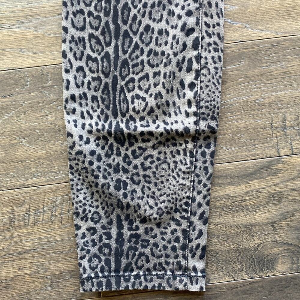 NEW YORK & COMPANY Gray Leopard Skinny Jeans Womens Sz 8 Stretch - Picture 4 of 6